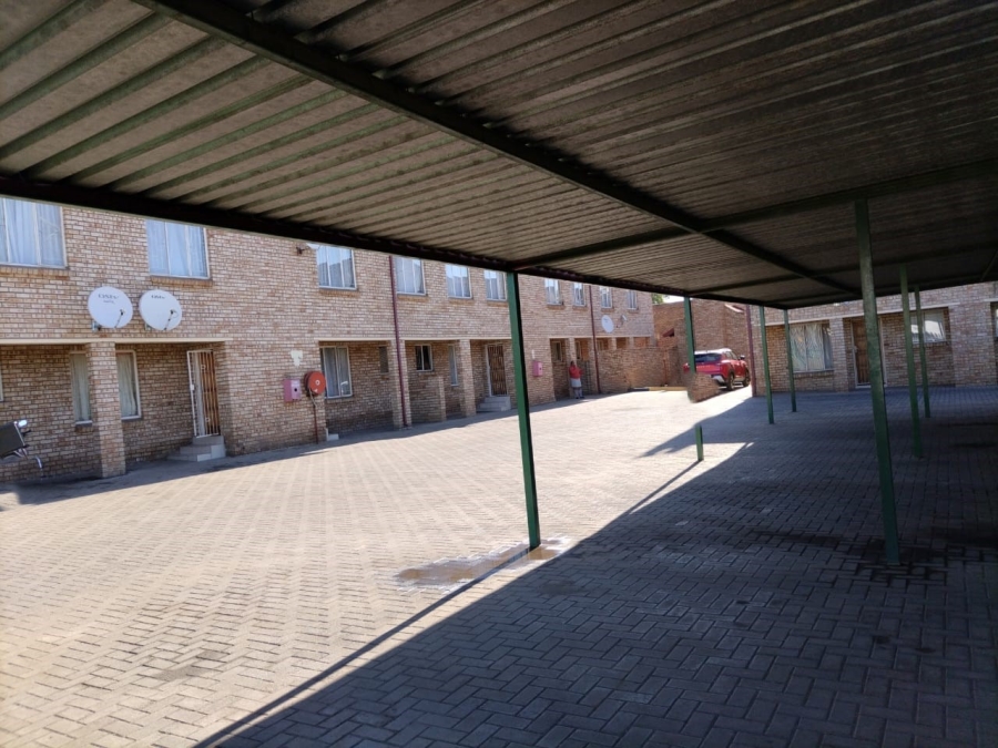 1 Bedroom Property for Sale in Rustenburg Central North West
